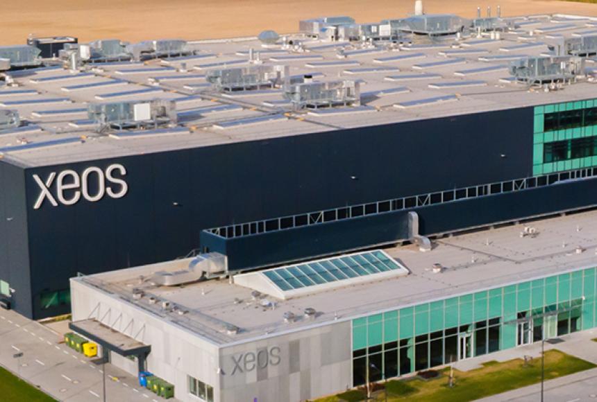 XEOS
